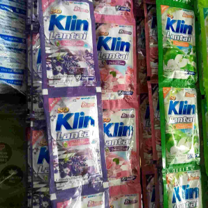 cairan pembersih Lantai Soklin sachet 23 ml 1 renceng isi 12 pcs
