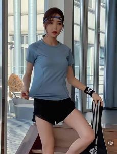 เสื้อออกกำลังกายผู้หญิง (พร้อมส่ง) เสื้อออกกำลังกาย เสื้อกีฬาหญิง เสื้อกีฬา