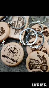 พวงกุญแจแกะสลักตามสั่ง พวงกุญแจไม้ [สินค้าพร้อมส่ง‼️]