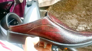 sepatu Bustong pria ukuran big size 45 46 sepatu sendal pria motif buaya jumbo pria