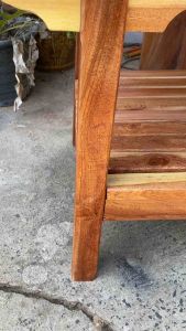 โต๊ะชั้นวางไม้สะเดา โต๊ะวางทีวี โต๊ะวางของ  โต๊ะวางเครื่องเสียง โต๊ะไม้วางของ ไม้สะเดาะ สีน้ำตาลอมแดง   ขนาดกว้าง40ซม. ยาว 150 ซม. สูง 50 ซม.