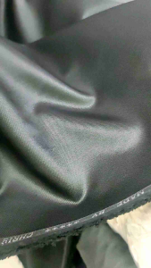 Kain Celana Semi Wool Shining Kilat: Bahan Nyaman & Tahan Lama