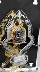 ซุ้มแขวนพระทรงจำปีถมเงินและผมทอง