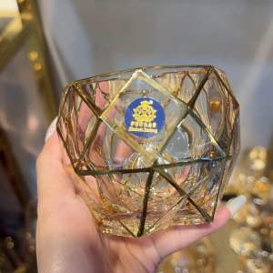 Gold luxury whiskey glass แก้วนํา้สีทอง แก้วคริสตัลแท้สีทอง แก้วเจียระไนสีทอง