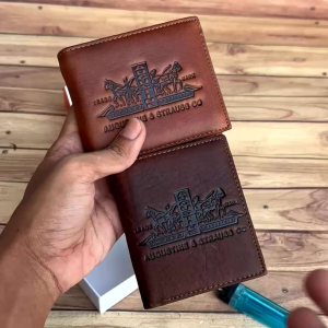 Dompet kulit pria motif embos muda lipat tidur dan berdiri