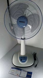 Quạt lửng thân nhựa Senko L1638