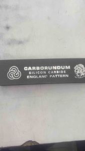 หินลับมีดตราคนป่าสีดำอย่างดี