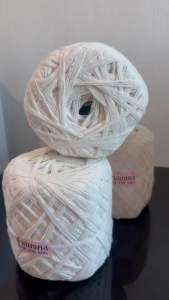 ด้ายผูกข้อมือ สายสิญจน์ ด้ายผูกข้อมือ 9 เส้น ด้ายผูกข้อมือมงคล ยาว 100 เมตร