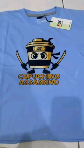 Kaos Distro Anak-Anak CHAPUCINO ASSASSINO ANOMALI TUNG TUNG SAHURKaos Anak-Anak Bahan Katun 24S Usia 2-11Tahun Fashion Anak-Anak Keren Size XS-XL