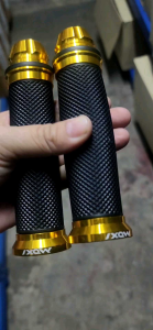 ปลอกแฮนด์แต่งปลายจรวด งานCNC มี 5สี สามารถใส่ได้กับรถมอเตอร์ไซค์ทุกรุ่น ปลอกมือมิเนียมแต่ง