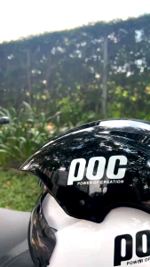 Nón POC trẻ em từ 10 đến 16 tuổi ( Nón trơn độ tem Poc ) kính bấm xịn