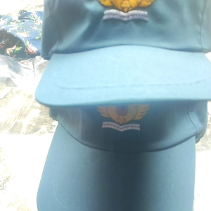 topi sekolah sma polos bordir tutwri belakang pake karet