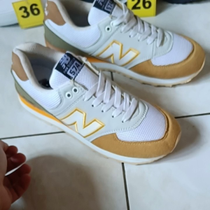 SEPATU SPORT N 574 ABU HIJAU KUNING
