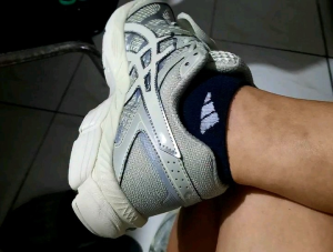 [PRELOVED] As!cs Gel-Cumulus 16 running Sneakers