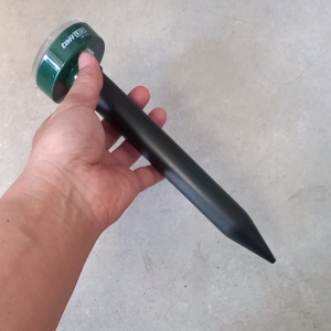 Alat Pengusir Hama & Pembasmi Tikus Outdoor Ultrasonik & Tenaga Surya