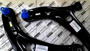 LOWER ARM ASSY VIOS OLD /LIMO GEN 1SAYAP BAWAH TOYOTA  BASET KIRI KANAN