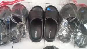 Hengrun 8038 Sandal selop pria terbaru/ Sandal pria karet slop anti air anti slip