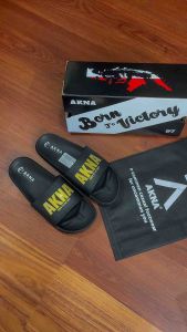 Sandal Slop AKNA BTV GOLD Pria Wanita Flip Flop-Karet-Import-Black Flower - Hitam