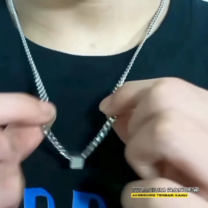 Kalung Titanium Hip Hop Pria & Wanita - Liontin Kubus Rantai Stylish