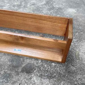 ชั้นวางของติดผนังในครัวหรือในห้องน้ำ