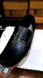 Sepatu Casual Pria Kulit