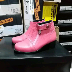 Sepatu Boots Anak Perempuan Kulit Pink Model Resleting 6 Inci