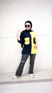 ATASAN KAOS WANITA MIX 2 WARNA ADA SAKUNYA BAHAN KATUN COMBAD 20S TERBARU