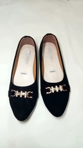 Sepatu Flat Shoes Wanita Terbaru: Tips Memilih Sepatu Kerja Nyaman