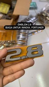 Logo Emblem angka 2.8 untuk innova new fortuner gr sport chrome