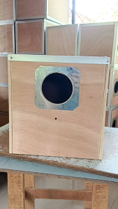 รังเพาะนก ซันคอร์นัว กรีนชีค ทรงเตี้ย พร้อมส่ง รังเพาะนกแก้ว, บ้านนก, กล่องเพาะนก, รังนอนนก, กล่องไข่นกแก้ว