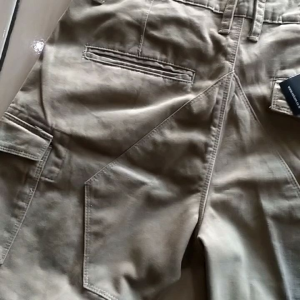 Celana Cargo Pendek Branded di Atas Lutut Full Tag & Aksesoris Vlcom