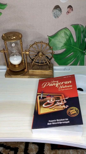 Buku Terjemah Jurumiyah & Sang Pangeran Nahwu Lengkap Saku