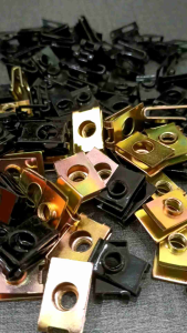 กิ๊บยึดเฟรม M6 เบอร์ 10 สี ดำ 1 ถุง 10 ตัว (พิจารณากับกิ๊บ) เกลียวมิล 1.0 ราคาล่าสุด สำหรับผู้เบอร์ 10 M6