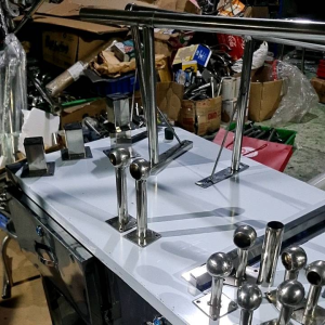 Combo 2 bass inox bắt tường dài 14cm  xỏ ống inox tròn o22mm/o25mm/o32mm  làm cây phơi khăn  móc treo noi  hay phơi đồ.