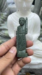 พระหินเขียวแกะสลัก พระสิวลี ปางสมาธิ