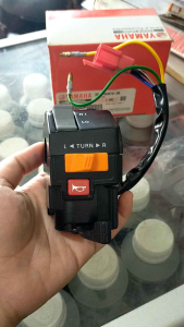 Holder Kiri 3XA Force One Fiz R Vega R Lama Original Yamaha Genuine Part