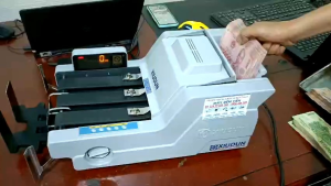 Máy đếm tiền XIUDUN -668E máy đếm tiền đa chức năng đếm và phát hiền tiền giả và tiền khác loại siêu chuẩn