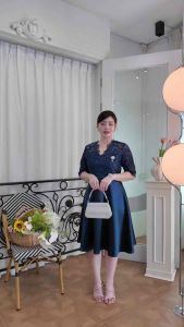 All Ladies เดรสลูกไม้ปักเครปซาติน