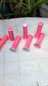 HANDGRIP HANDFAT VARIASI PINK BEAT SCOOPY VARIO MIO FINO XEON PCX NMAX AEROX NUOVO JUPITER VEGA DLL