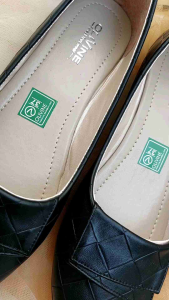 Flatshoes Wanita Hitam Polos: Sepatu Kerja Wanita Hitam Olivine-OHM14