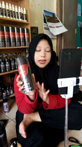 DSC pengkilap dan penghitam body kendaraan/motor/spray 400 mili