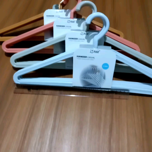 1 pak isi 6 pcs Hanger casual gantungan baju dewasa panjang 42cm