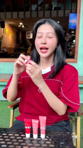 Son Dưỡng Môi Lựu Đỏ/ Bưởi Hồng Zee Zee Giúp Hồng Môi Cải Thiện Sắc Tố Khô Nứt Cấp Ẩm Dạng Tuýp 6g