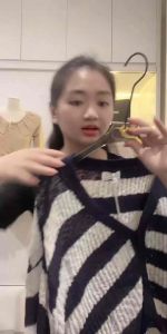 Áo Len Lưới Rách Kẻ Ngang QC