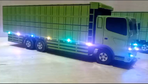 Miniatur Truk Teronton HINO 500 Variasi Lampu