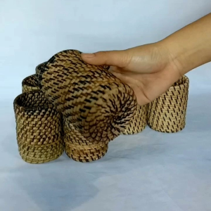 Woven Rattan Tissue & Pen Holder: A Stylish 3\" x 4\" Desk Organizer