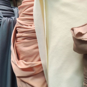 Kain HYGET NYARUNG  KAIN FURING/DALAMAN/LAPIS BROKAT/CERUTY/TILLE (TIDAK NYARUNG/sudah di belah 2)