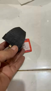 STOPER SAYAP ATAS L300 BAHAN DARI BAN