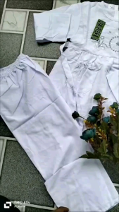 Setelan Anak Perempuan 4th-12th Putih Lengan Panjang dengan Motif Floral + Hijab Bahan Katun