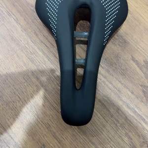 saddle West biking sadel sepeda breathable wear resistant PU leather YPO801101 hitam black